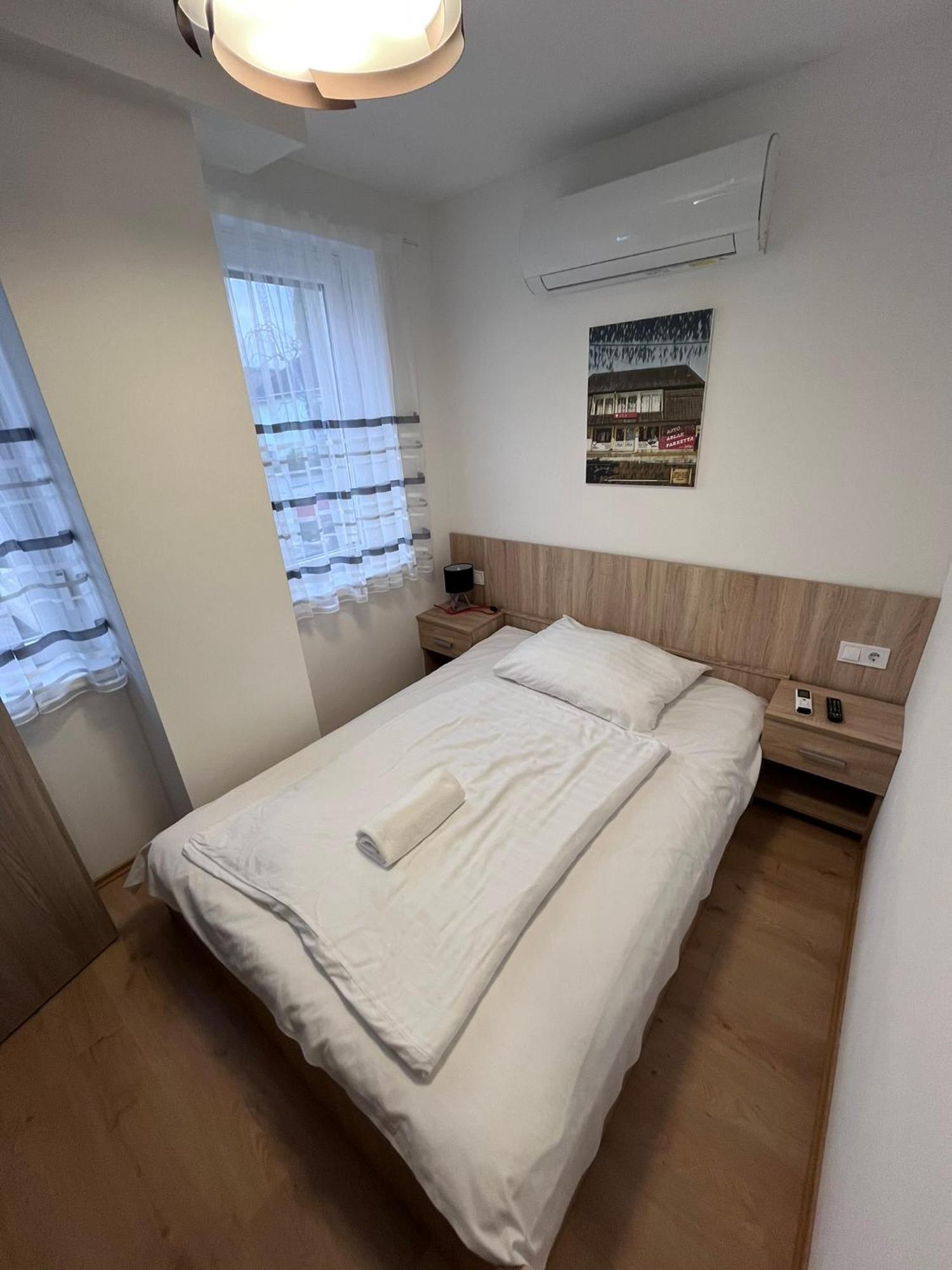 Hotel Majus 1 Vendeghaz - Torony Zewnętrze zdjęcie