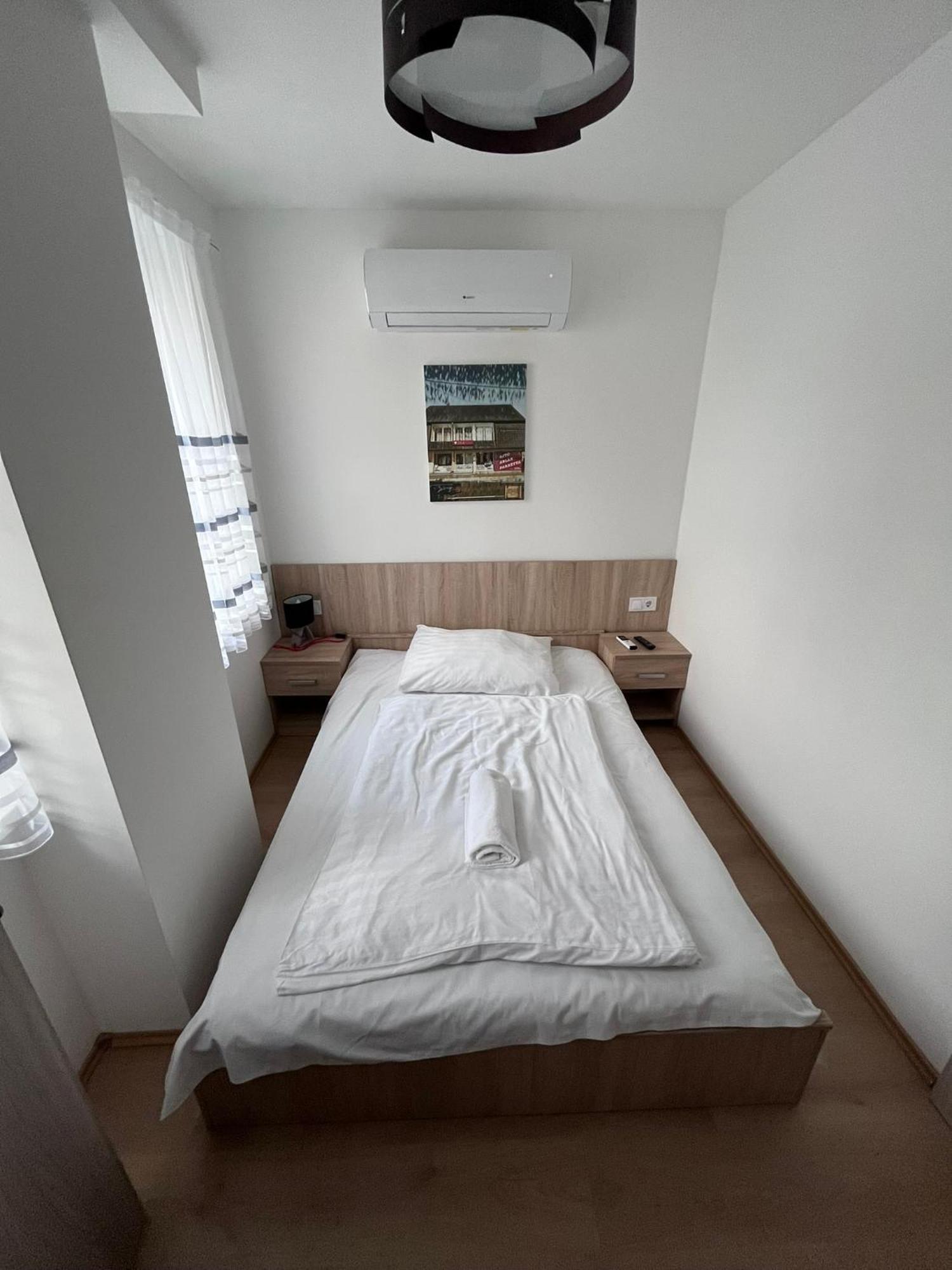 Hotel Majus 1 Vendeghaz - Torony Zewnętrze zdjęcie