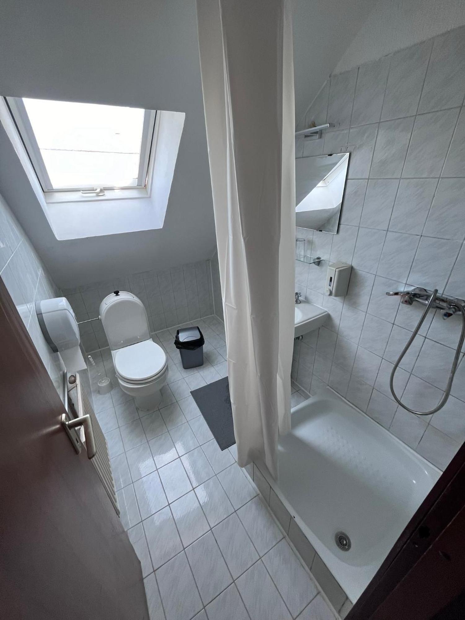 Hotel Majus 1 Vendeghaz - Torony Zewnętrze zdjęcie