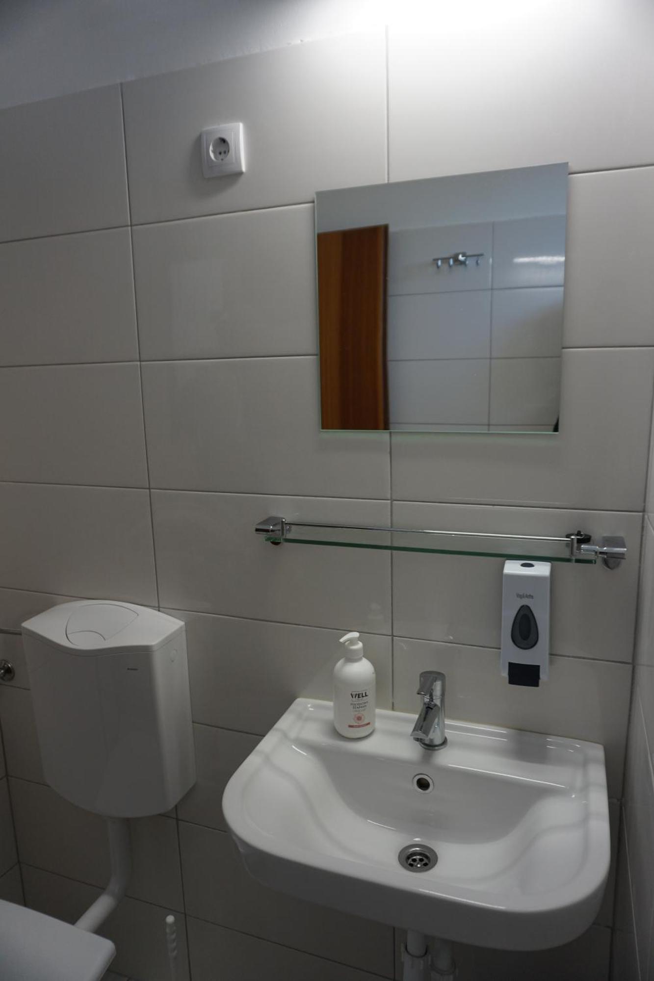 Hotel Majus 1 Vendeghaz - Torony Zewnętrze zdjęcie